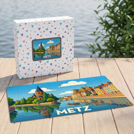 Puzzle souvenir de la ville de Metz avec une illustration stylisée de ses monuments au bord de l'eau.