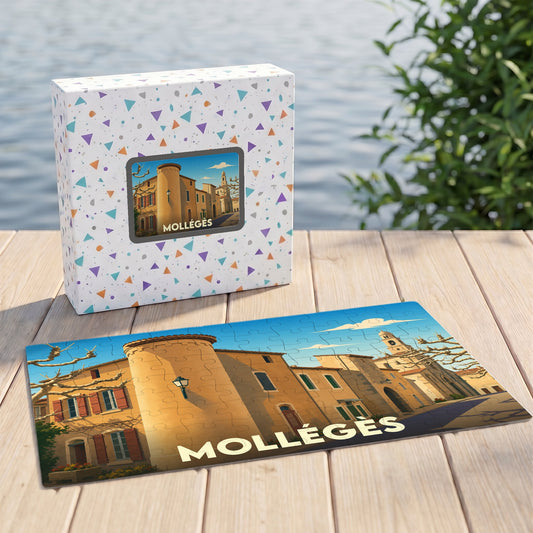 Puzzle souvenir de la ville de Mollégès avec une illustration stylisée et sa boîte assortie.