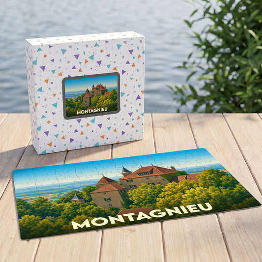 Puzzle souvenir de la ville de Montagnieu avec une illustration stylisée d'un château.