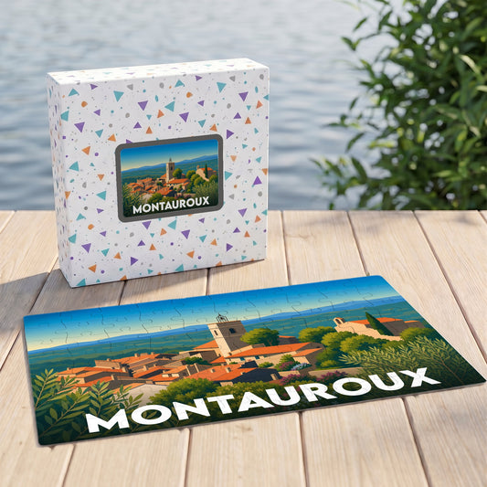 Puzzle souvenir de la ville de Montauroux avec une illustration stylisée et colorée du village.