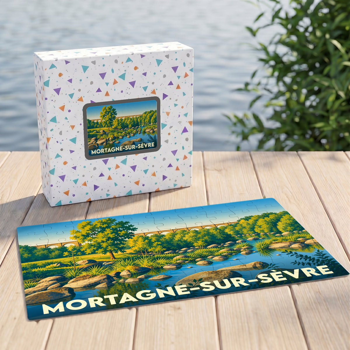 Puzzle souvenir de la ville de Mortagne-sur-Sèvre avec une illustration paysagère stylisée.