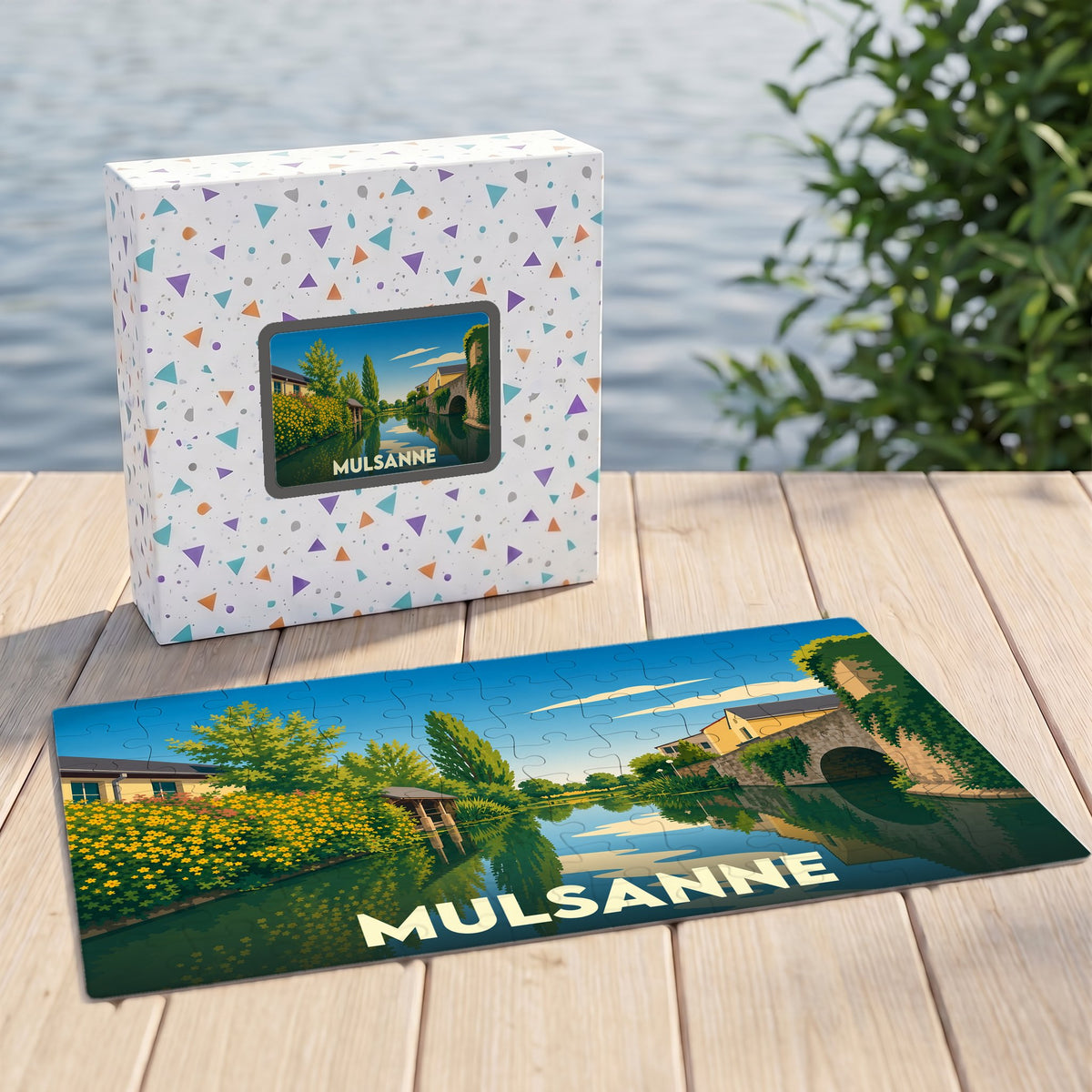Puzzle souvenir de la ville de Mulsanne présentant une illustration stylisée d'un canal arboré.