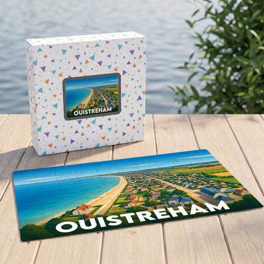 Puzzle souvenir de la ville de Ouistreham avec une illustration panoramique stylisée de la côte normande.
