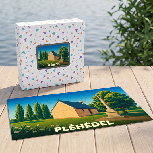 Puzzle souvenir de la ville de Pléhédel avec une illustration stylisée d'une chapelle bretonne.