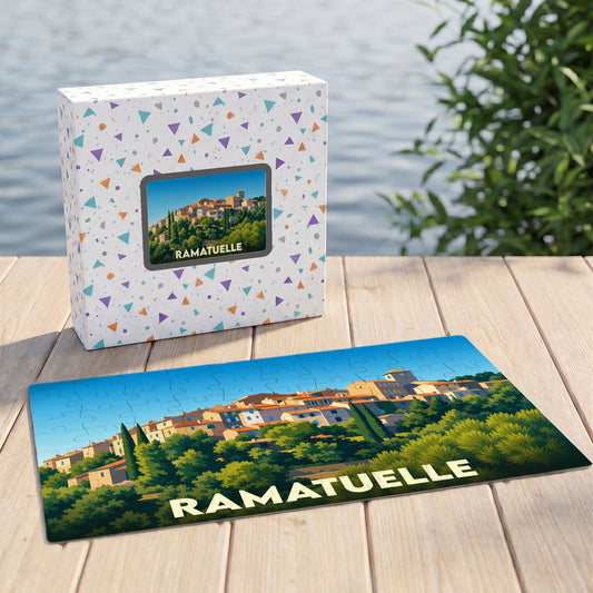 Puzzle souvenir de la ville de Ramatuelle avec une illustration stylisée.