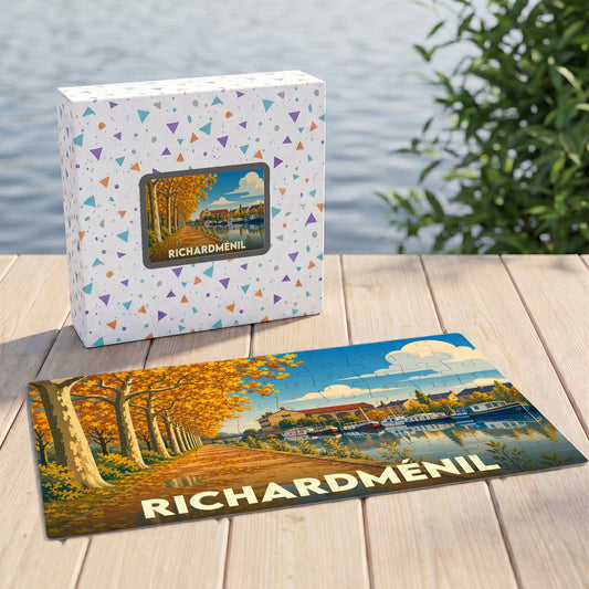 Puzzle souvenir de la ville de Richardménil représentant une illustration automnale du canal et de ses péniches.