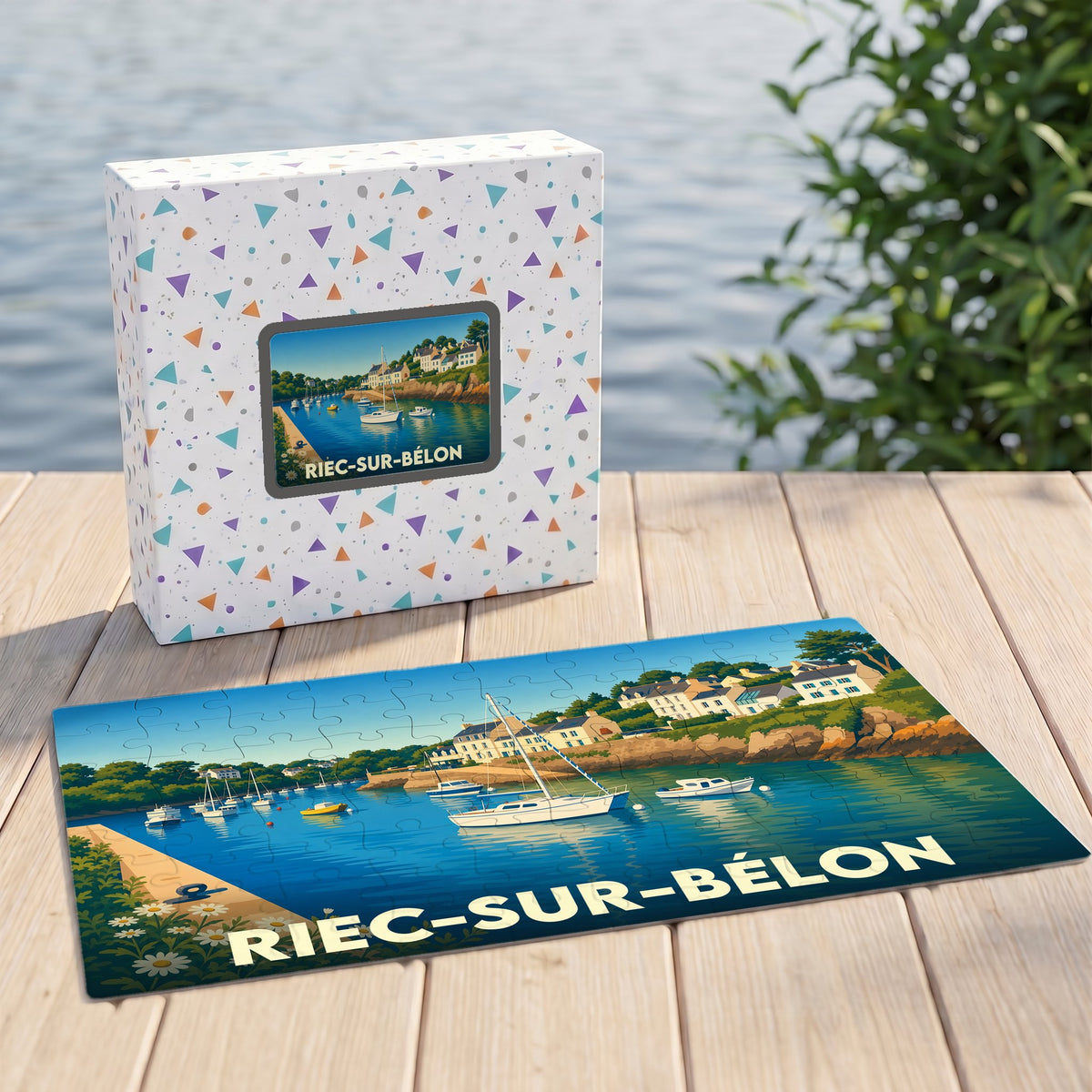 Puzzle souvenir de la ville de Riec-sur-Bélon illustrant son port et ses voiliers dans un style épuré.