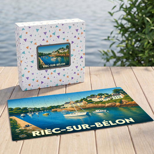 Puzzle souvenir de la ville de Riec-sur-Bélon illustrant son port et ses voiliers dans un style épuré.