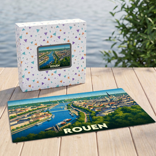 Puzzle souvenir de la ville de Rouen présentant une illustration panoramique stylisée de la Seine et de ses monuments.