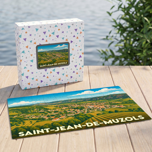 Puzzle souvenir de la ville de Saint-Jean-de-Muzols avec une illustration stylisée de son paysage rural.