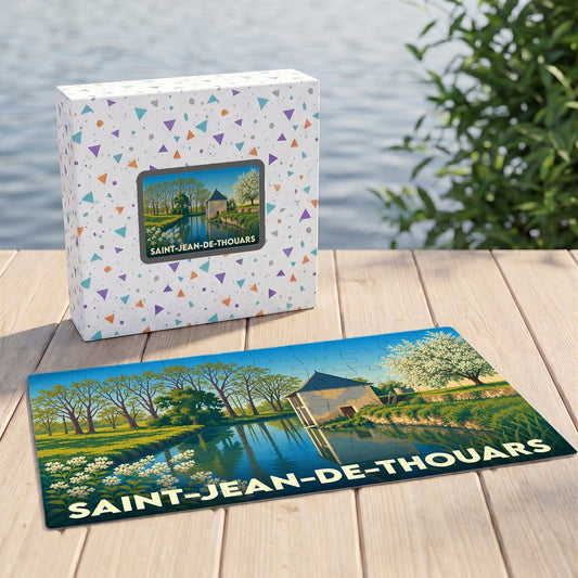 Puzzle souvenir de la ville de Saint-Jean-de-Thouars avec une illustration paysagère stylisée.