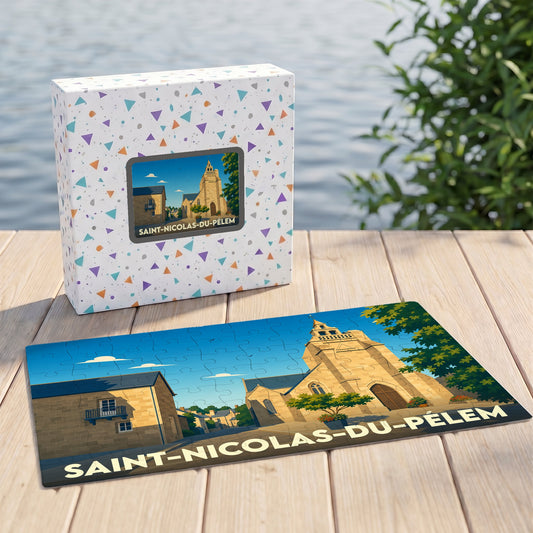 Puzzle souvenir de la ville de Saint-Nicolas-du-Pélem avec une illustration stylisée de son église.