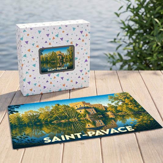 Puzzle souvenir de la ville de Saint-Pavace illustrant un paysage fluvial paisible avec ses reflets.