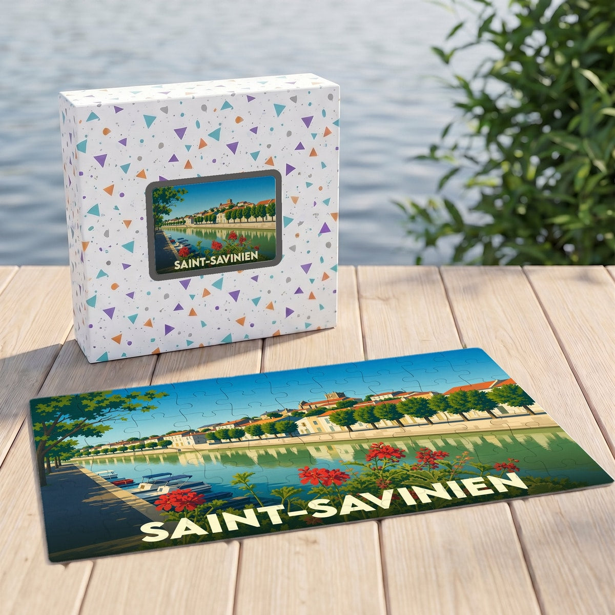 Puzzle souvenir de la ville de Saint-Savinien avec une illustration colorée des quais de la Charente.