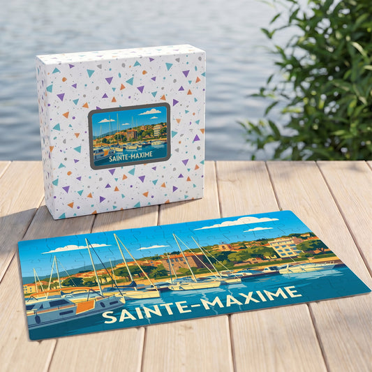 Puzzle souvenir de la ville de Sainte-Maxime illustrant son port de plaisance avec un style graphique épuré.