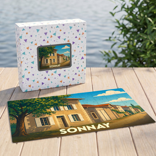 Puzzle souvenir de la ville de Sonnay représentant une rue ensoleillée avec une illustration stylisée.
