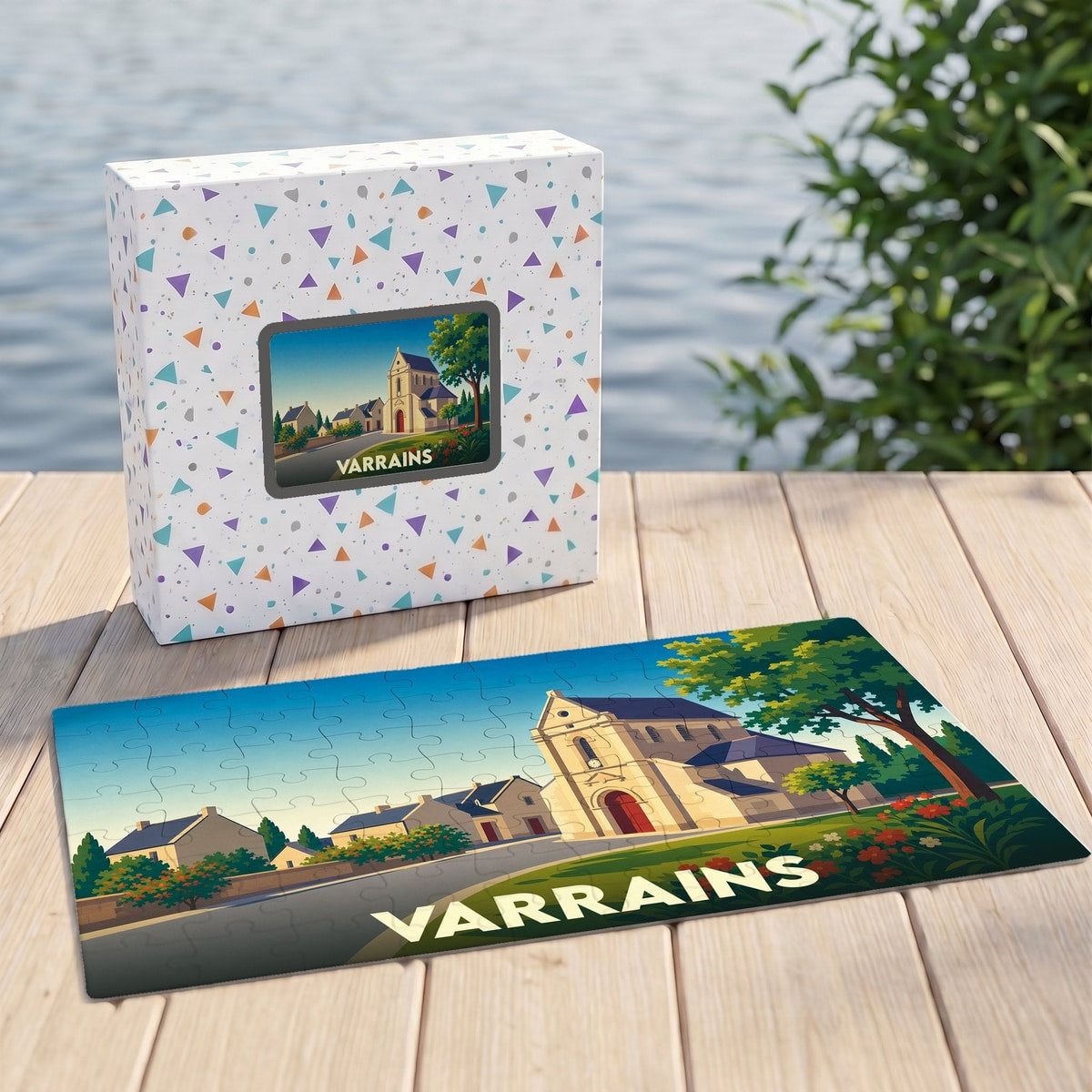 Puzzle souvenir de la ville de Varrains avec une illustration stylisée d'une église sous un ciel bleu.