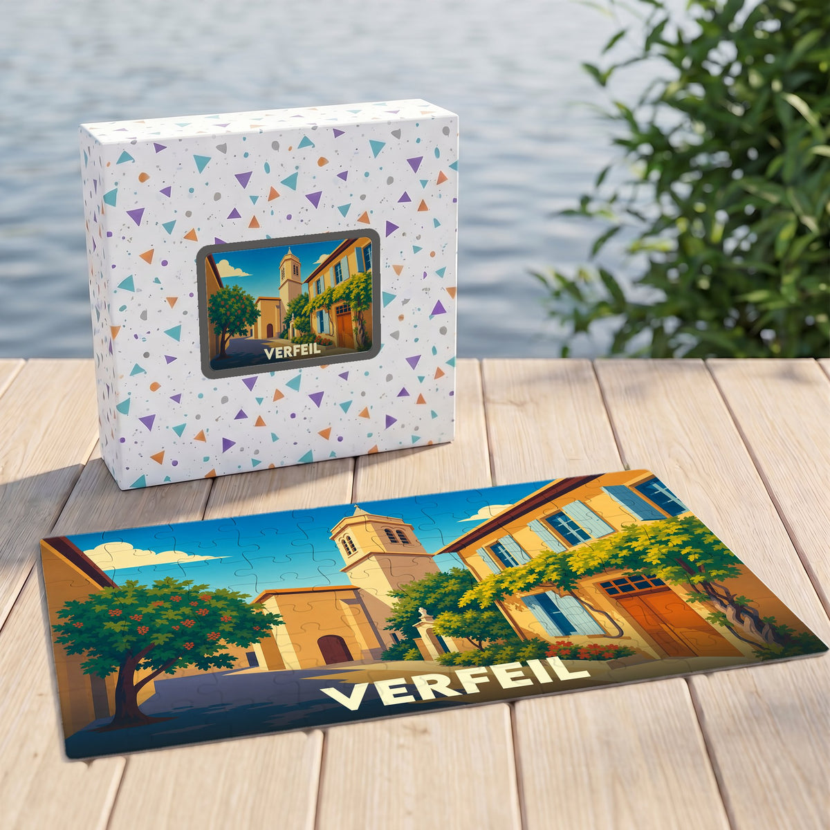 Puzzle souvenir de la ville de Verfeil illustrant une ruelle ensoleillée avec son église.