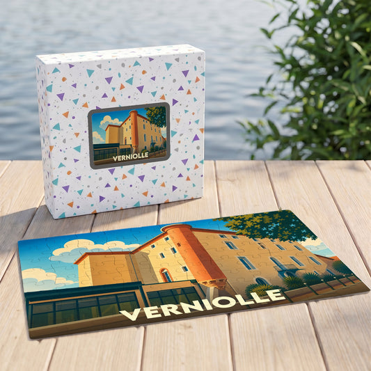 Puzzle souvenir de la ville de Verniolle avec une illustration stylisée d'un bâtiment historique.