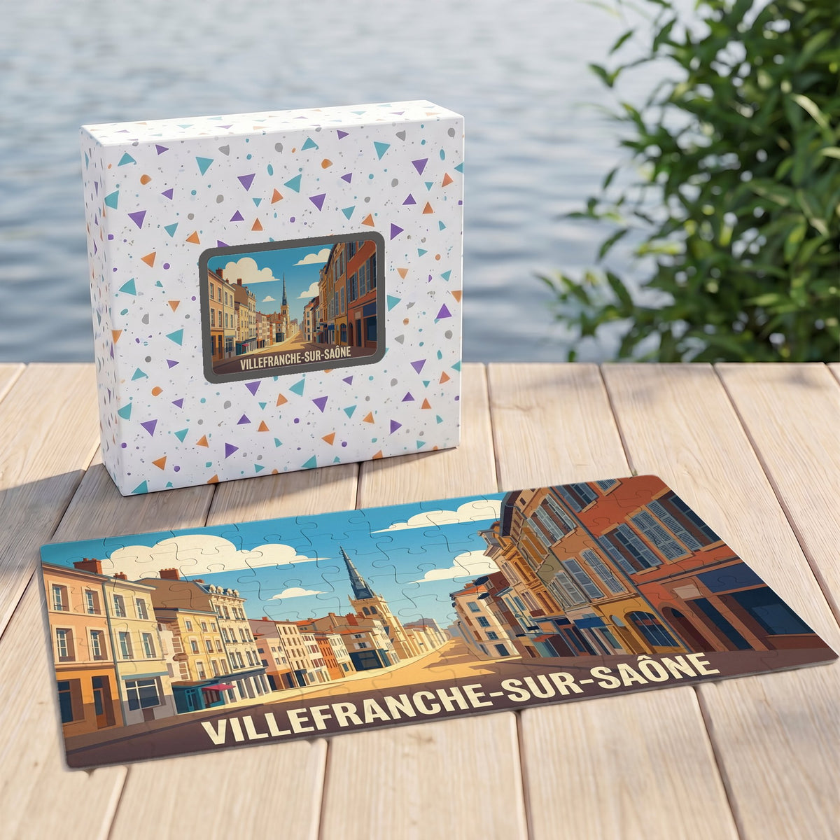 Puzzle souvenir de la ville de Villefranche-sur-Saône avec une illustration colorée et stylisée de ses rues.