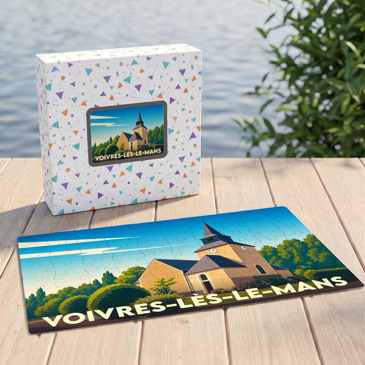 Puzzle souvenir de la ville de Voivres-lès-le-Mans avec une illustration stylisée de son église.