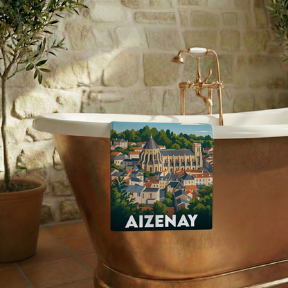 Serviette de bain souvenir de la ville d'Aizenay avec une illustration stylisée.