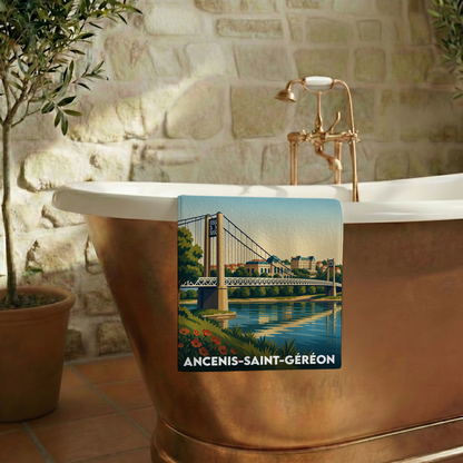 Serviette de bain souvenir de la ville d'Ancenis-Saint-Géréon avec une illustration stylisée de son pont suspendu.