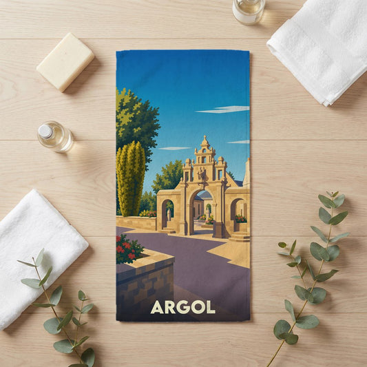 Serviette de bain souvenir de la ville d'Argol avec une illustration stylisée de son enclos paroissial.