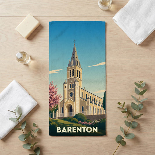 Serviette de bain souvenir de la ville de Barenton avec une illustration stylisée de son église.