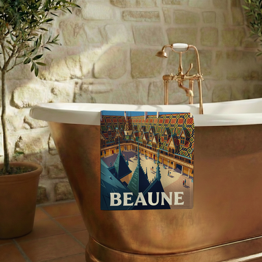 Serviette de bain souvenir de la ville de Beaune avec une illustration stylisée.