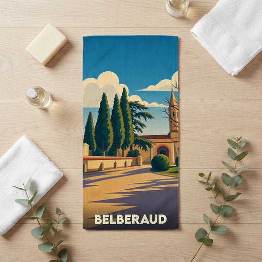 Serviette de bain souvenir de la ville de Belberaud avec une illustration stylisée.
