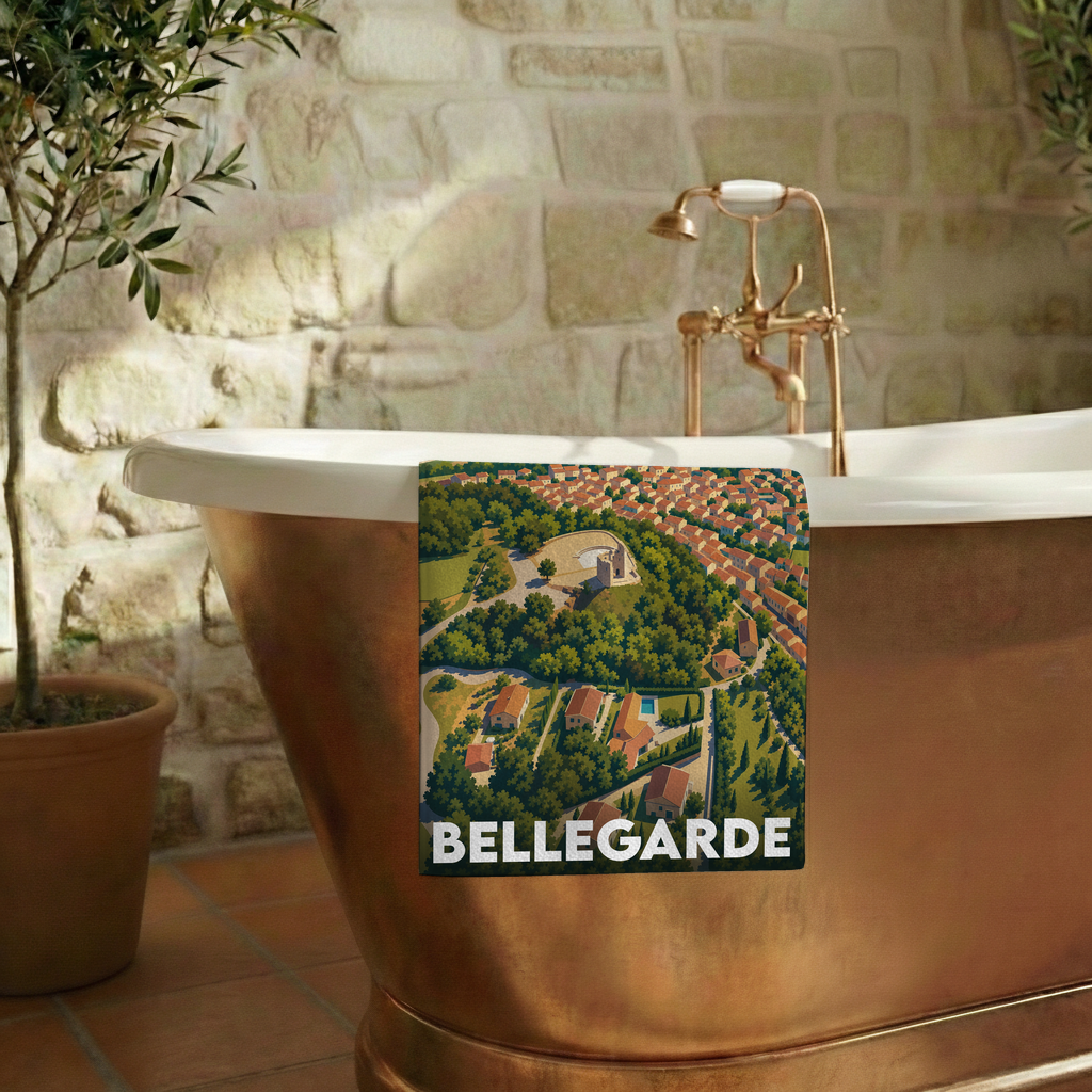 Serviette de bain souvenir de la ville de Bellegarde avec une illustration stylisée.