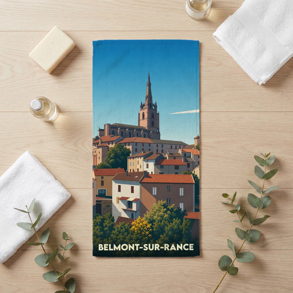 Serviette de bain souvenir de Belmont-sur-Rance illustrée d'un paysage urbain stylisé avec sa cathédrale.