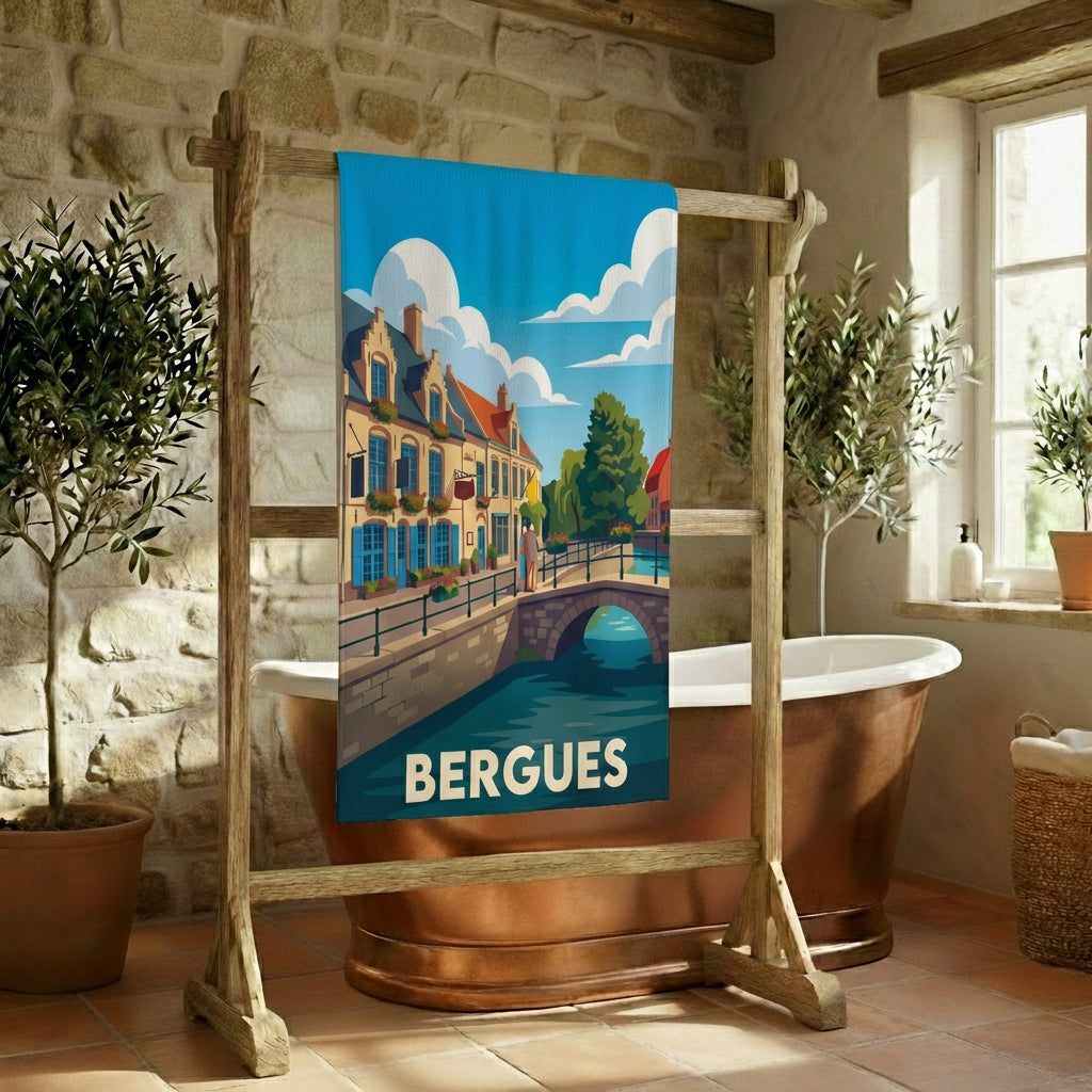 Serviette de bain souvenir de la ville de Bergues avec une illustration stylisée.