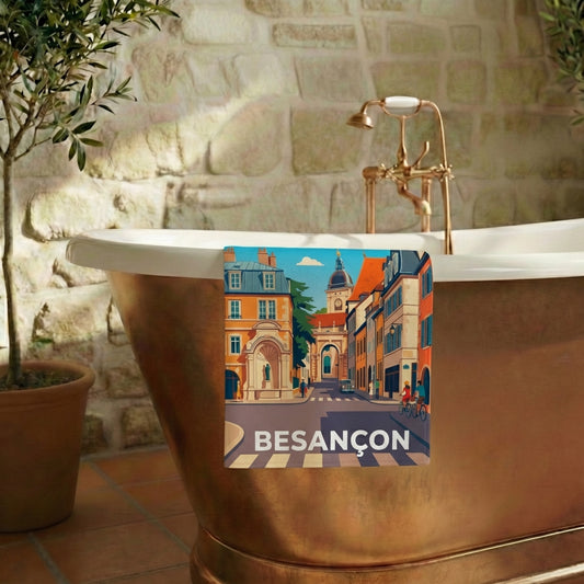 Serviette de bain souvenir de la ville de Besançon avec une illustration stylisée.