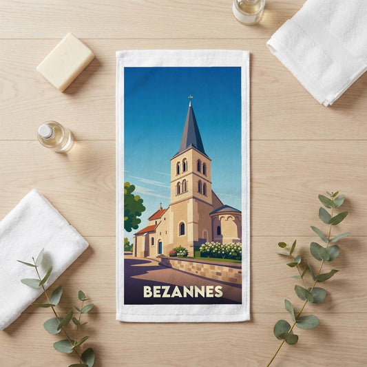 Serviette de bain souvenir de la ville de Bezannes avec une illustration stylisée de son église.