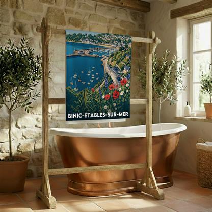 Serviette de bain souvenir de la ville de Binic-Étables-sur-Mer avec une illustration stylisée.