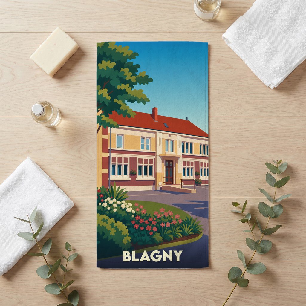 Serviette de bain souvenir de la ville de Blagny avec une illustration stylisée d'un bâtiment remarquable.