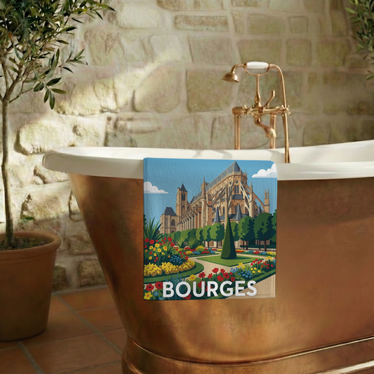 Serviette de bain souvenir de la ville de Bourges avec une illustration stylisée.