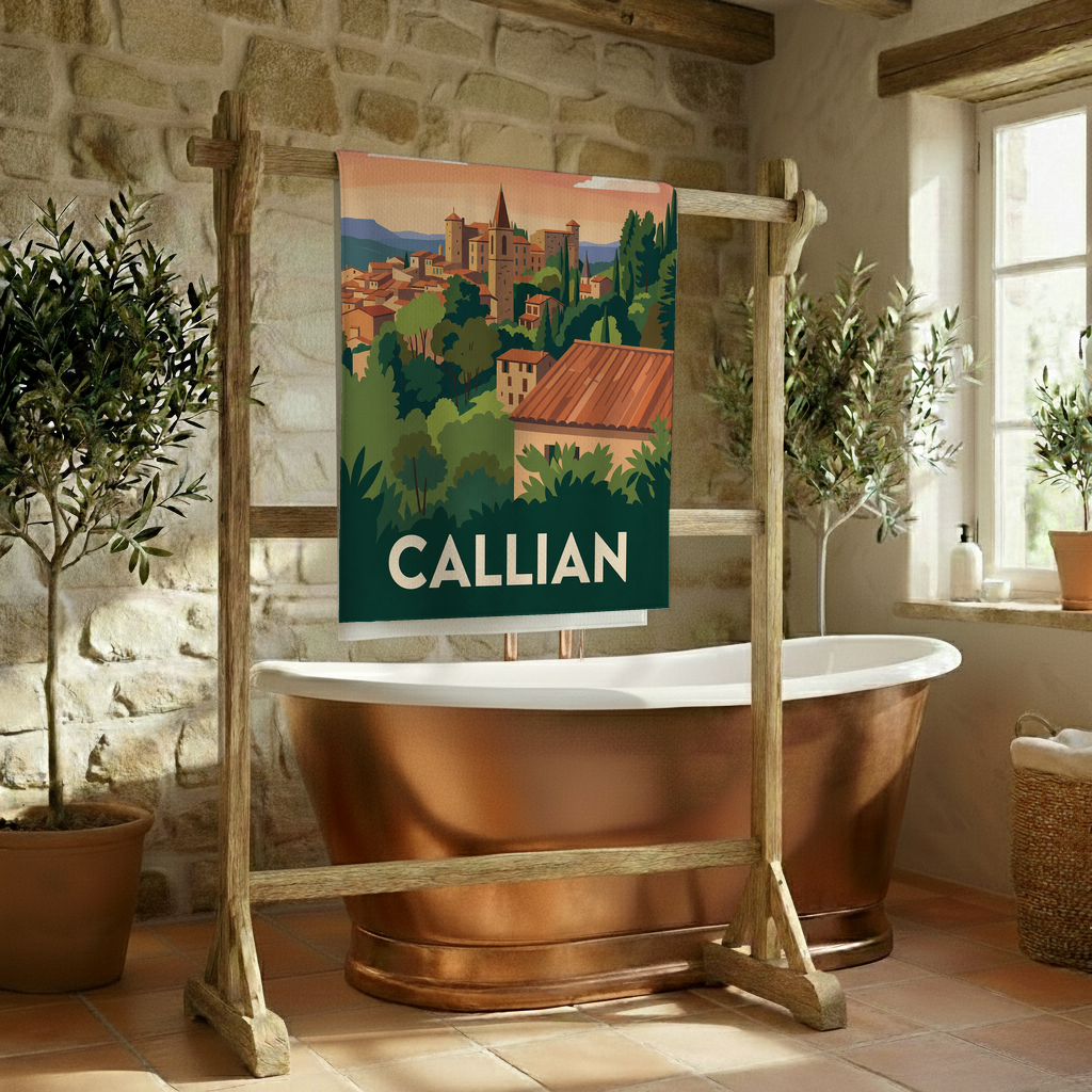 Serviette de bain souvenir de la ville de Callian avec une illustration stylisée.