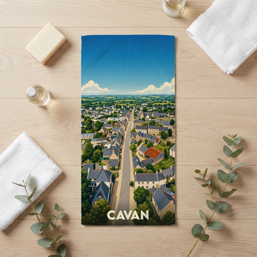 Serviette de bain souvenir de la ville de Cavan avec une illustration stylisée.
