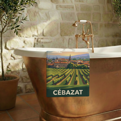 Serviette de bain souvenir de la ville de Cébazat avec une illustration stylisée de son paysage et de ses vignobles.