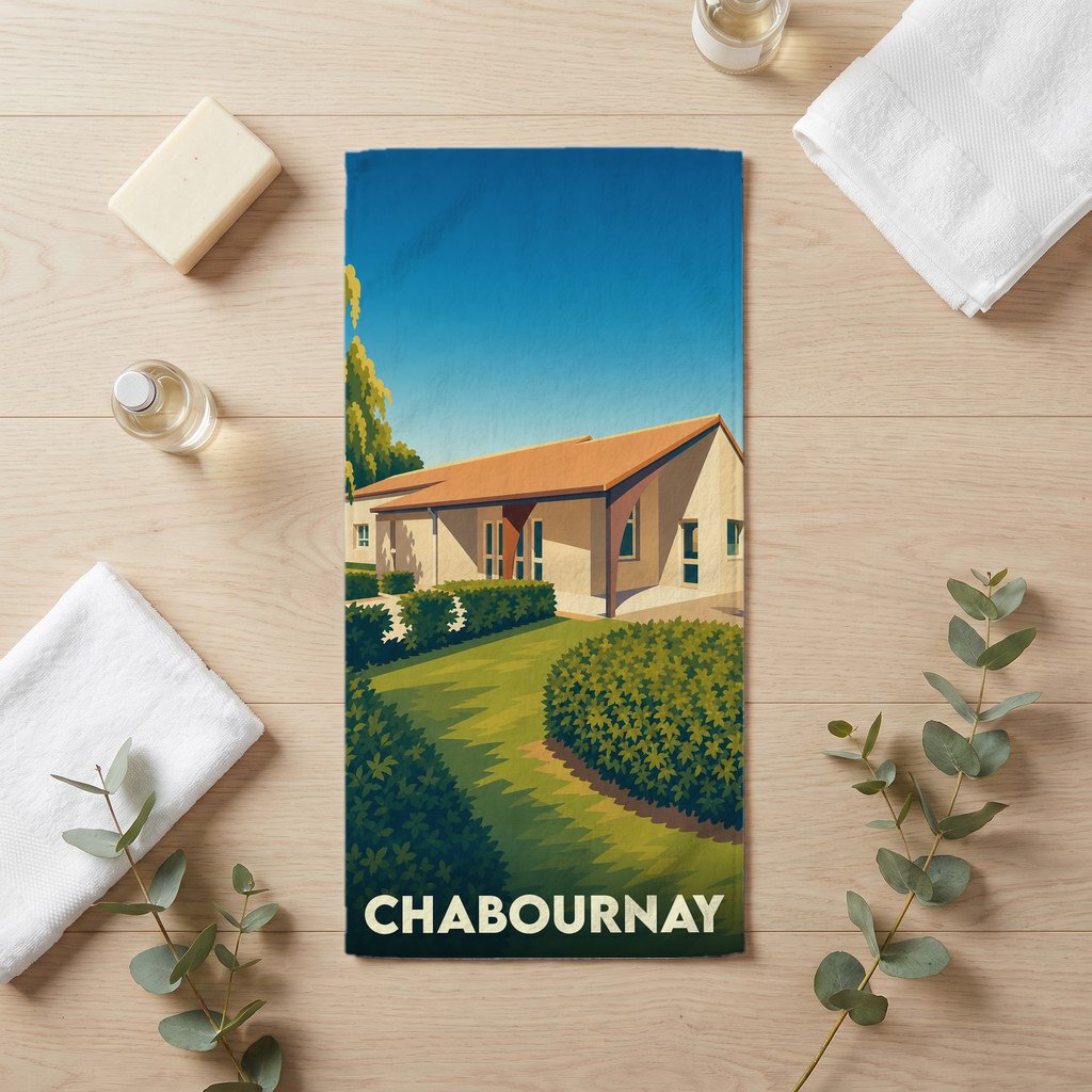 Serviette de bain souvenir de la ville de Chabournay avec une illustration stylisée.