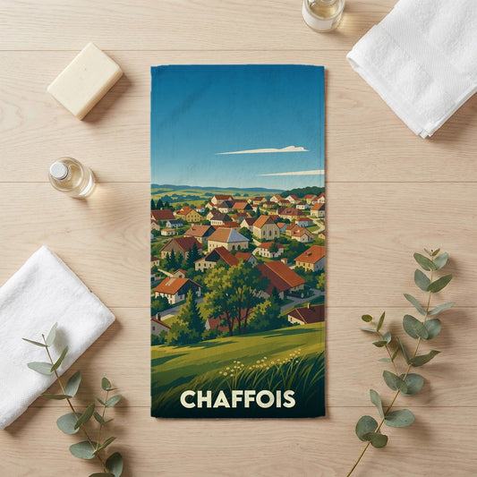 Serviette de bain souvenir de la ville de Chaffois avec une illustration stylisée de ses paysages.