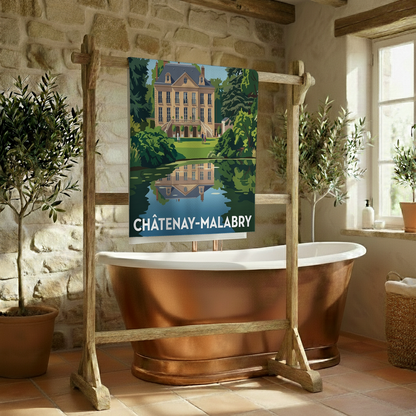 Serviette de bain souvenir de la ville de Châtenay-Malabry avec une illustration stylisée d'un château se reflétant dans l'eau.