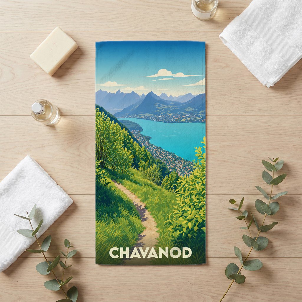 Serviette de bain souvenir de la ville de Chavanod illustrée d'un paysage montagneux surplombant un lac.