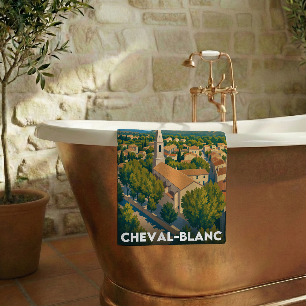 Serviette de bain souvenir de la ville de Cheval-Blanc avec une illustration stylisée.