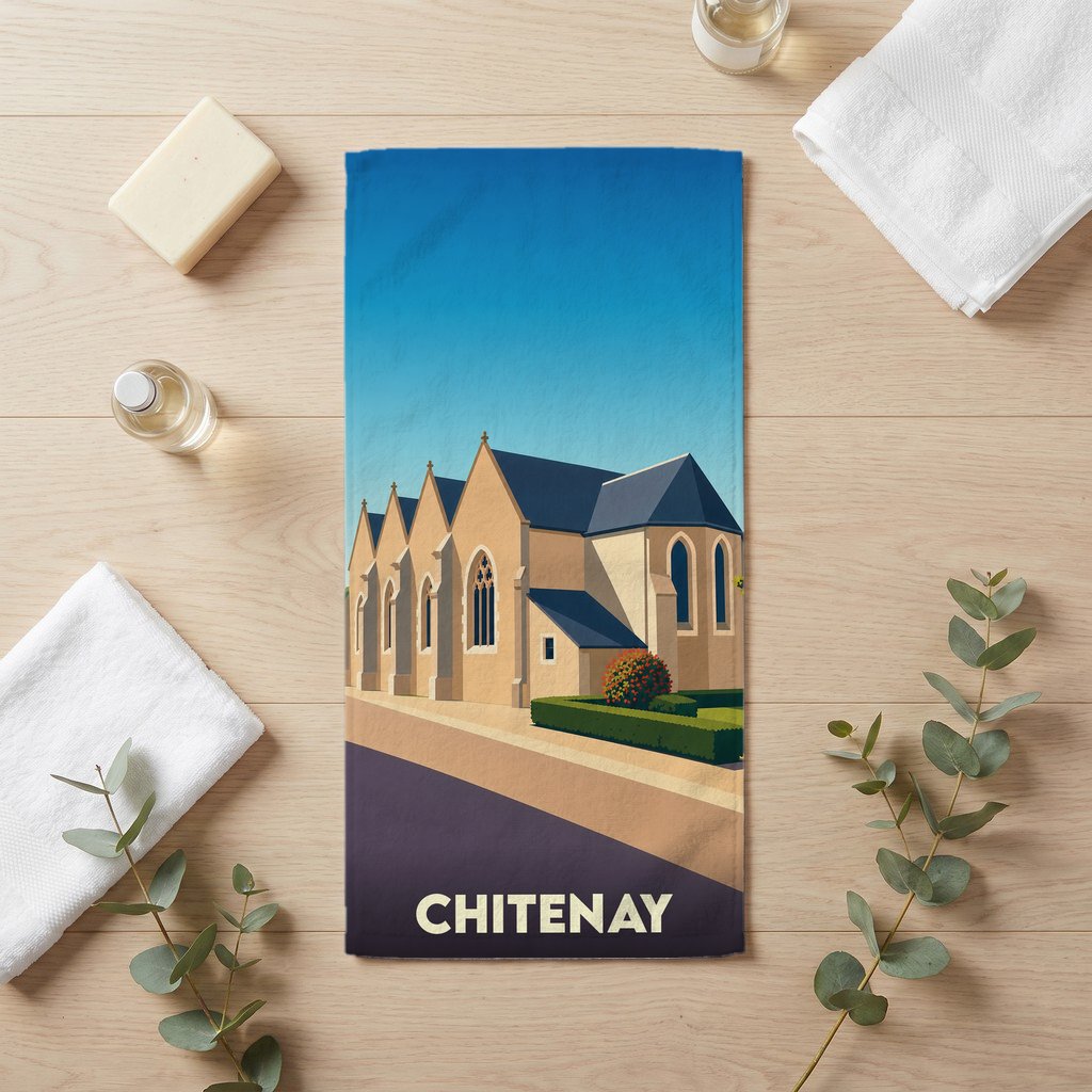 Serviette de bain souvenir de la ville de Chitenay avec une illustration stylisée de son église.