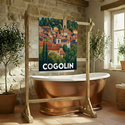 Serviette de bain souvenir de la ville de Cogolin avec une illustration stylisée.