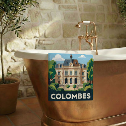Serviette de bain souvenir de la ville de Colombes avec une illustration stylisée.